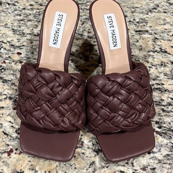 Steve Madden Faux Leather heels - Picture 2 of 6